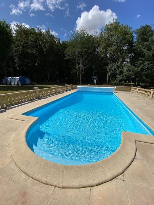 Le Cabaret Paisible Avec Piscine Villa Montierchaume ภายนอก รูปภาพ