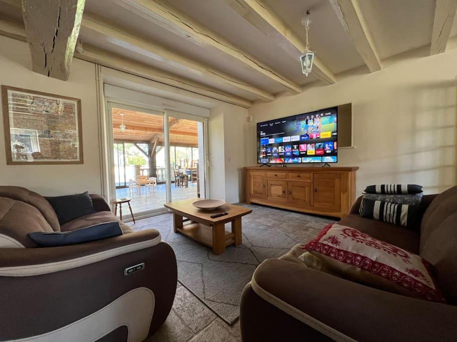 Le Cabaret Paisible Avec Piscine Villa Montierchaume ภายนอก รูปภาพ